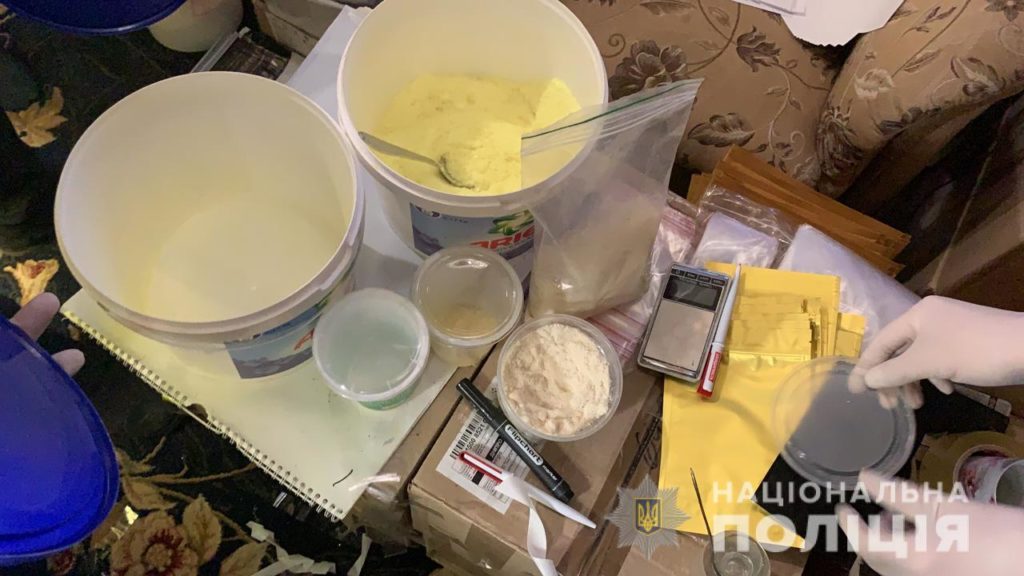 Три мільйони гривень заробітку на місяць: у Дніпрі правоохоронці викрили потужну нарколабораторію
