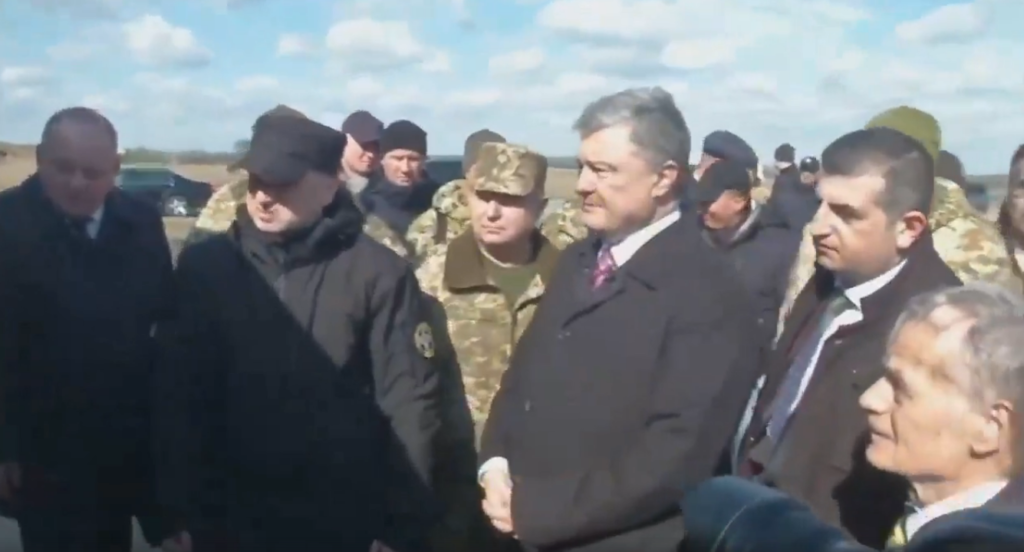 Порошенко заявив про успішне випробування ударних турецьких безпілотників: відео