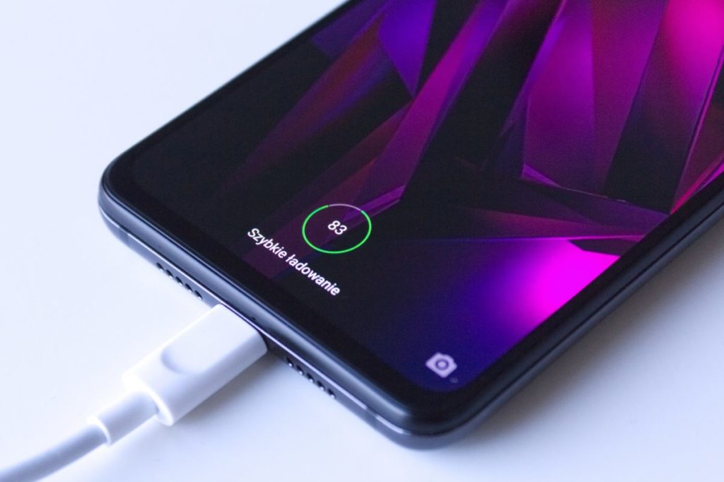 Компанія Xiaomi показала пристрій, який зарядить смартфон за 17 хвилин