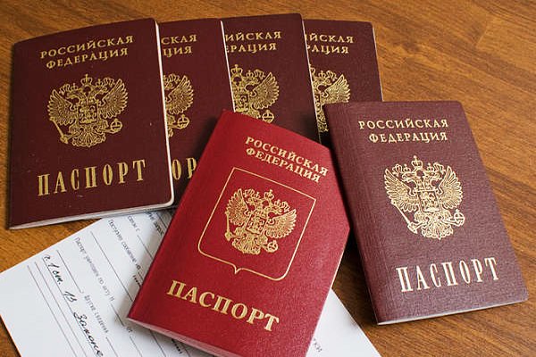 П’ять країн ЄС закликали Єврокомісію негайно ввести обмеження на в’їзд для російських туристів