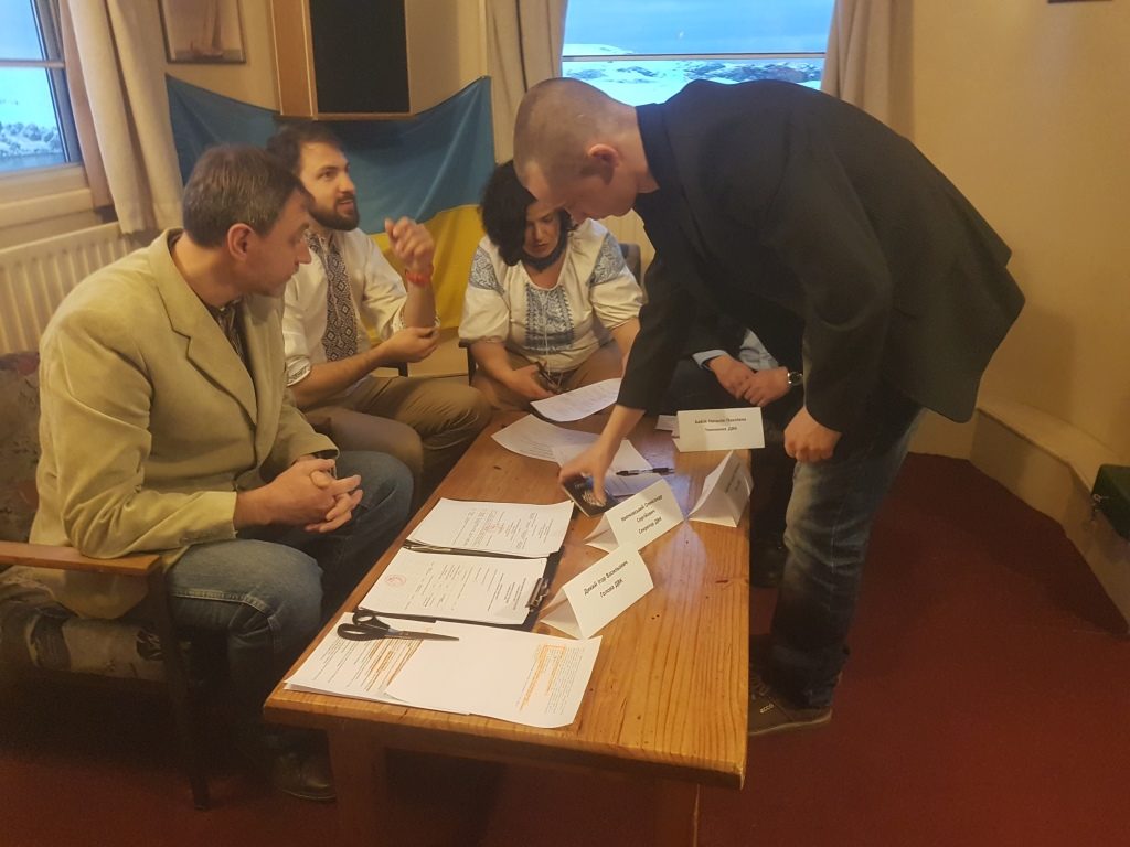 Антарктида проголосувала за президента України: явка –  100%
