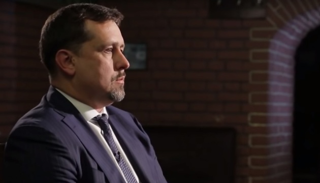 Семочка звільнено 12 квітня – Порошенко