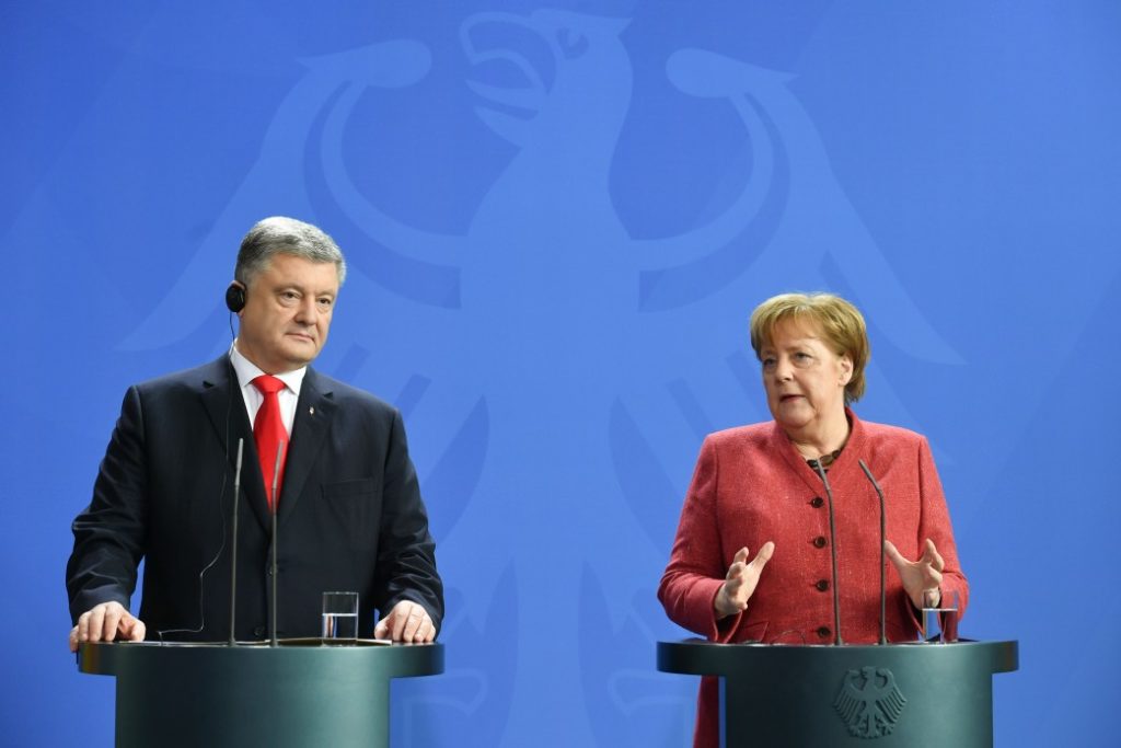 Головна відповідальність за дії на Донбасі покладається на Російську Федерацію – Порошенко