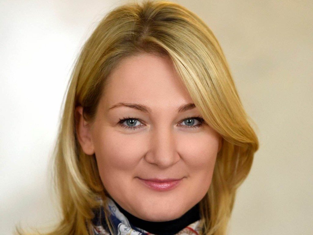 Президент Порошенко создал такие условия, что армия защищает, и действительно в других городах, в других областях люди не ощущают войны на Донбассе — Мария Ионова