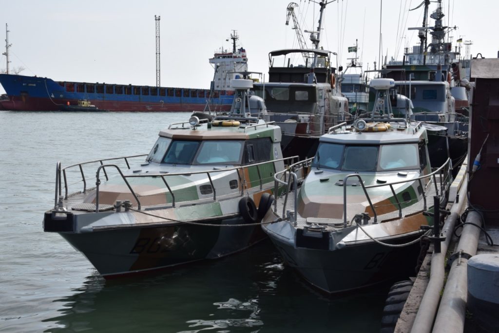 Морська охорона України здійснила весняний спуск катерів: яскраві фото та відео