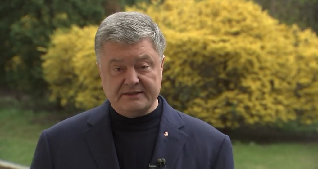 Спілкування з виборцями важливіше, ніж вихідні у Парижі – Порошенко закликав Зеленського прийти на дебати 14 квітня