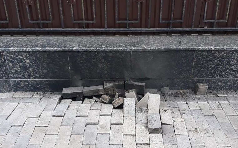 Стала відома причина вибуху біля посольства РФ у Києві
