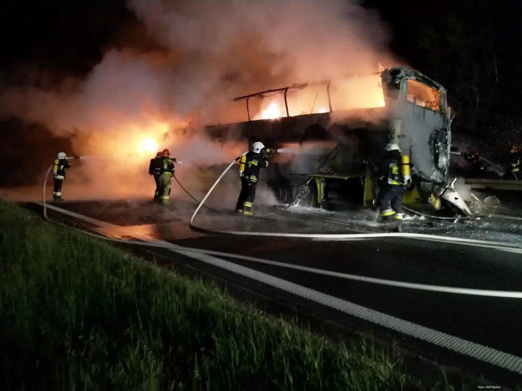 У Польщі згорів автобус Київ-Прага: перші подробиці