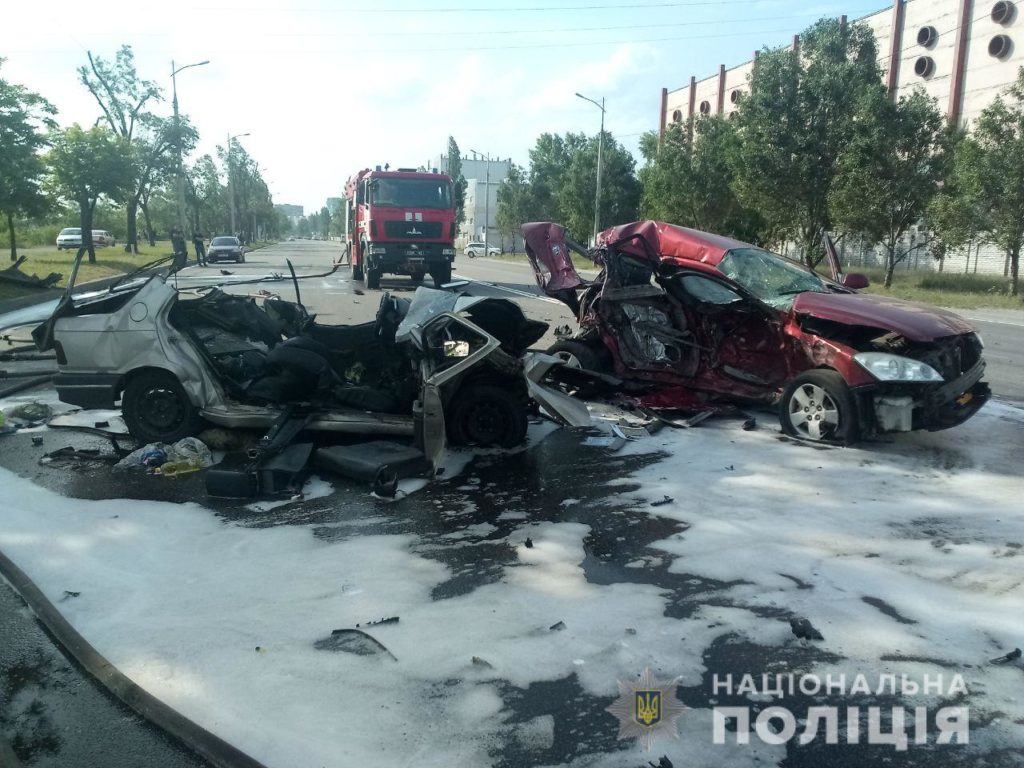 Жуткое ДТП в Днепре: три человека погибли