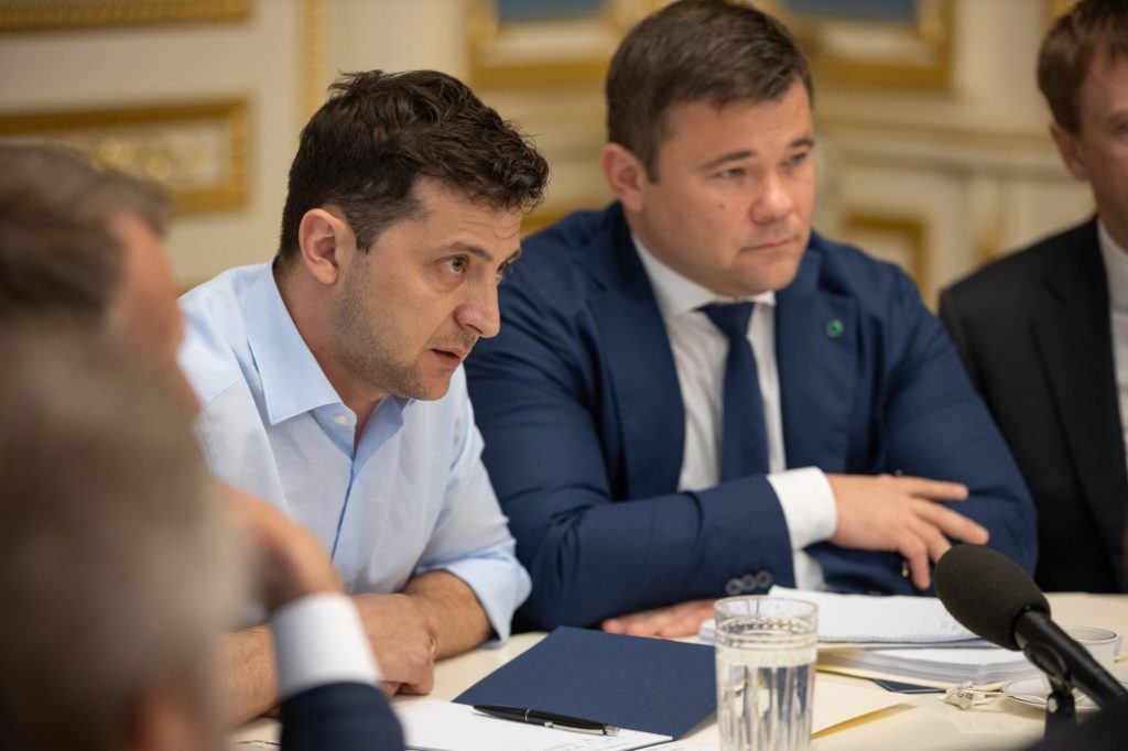 Российские спецслужбы вели переговоры с окружением Зеленского еще до баллотирования в президенты