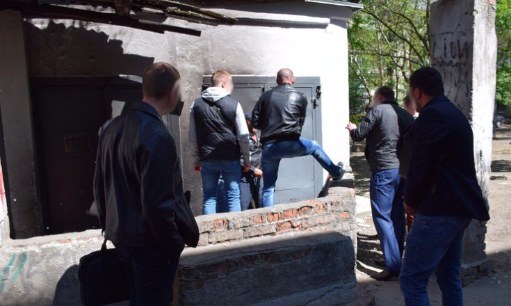 У Миколаєві безхатько перерізав горло товаришу по чарці, а тоді підпалив свого друга