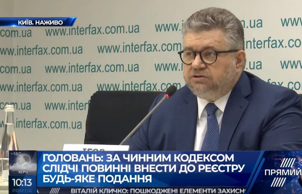 За законодавством слідчі повинні розслідувати будь-яку маячню – адвокат про безпідставність позовів проти Порошенка