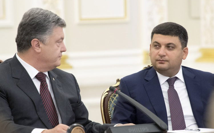 Гройсман заявил, что обсуждает с Порошенко возможные политические сценарии