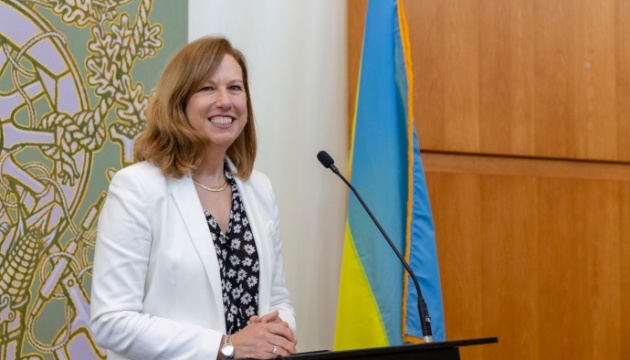 Україна може звільнити Крим та Донбас – очільниця Посольства США