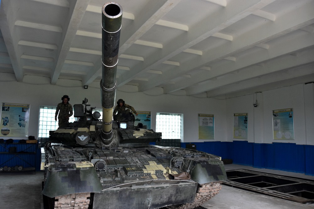Володарі сталі і вогню: відбулися навчання танкістів ДШВ та морської піхоти