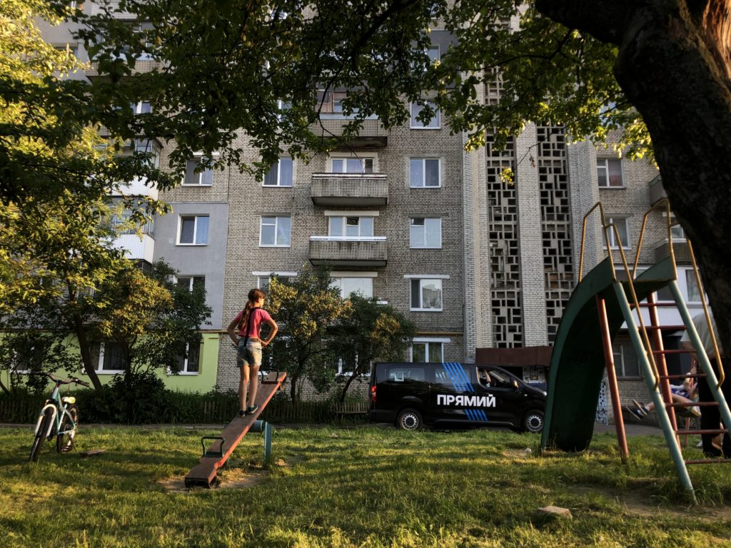 “Прямий” придбав квартиру родині загиблого шахтаря. Як це було