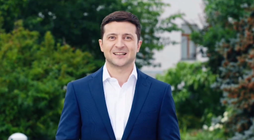 Готуємося до сміхдержави: користувачі соцмереж обговорюють помилку у зверненні Зеленського