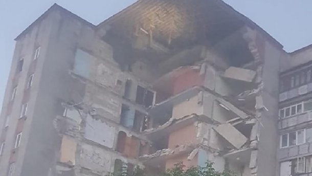 У Молодові вщент розвалилася дев’ятиповерхівка: моторошне відео