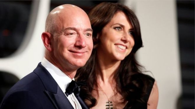 Основатель Amazon официально стал холостяком