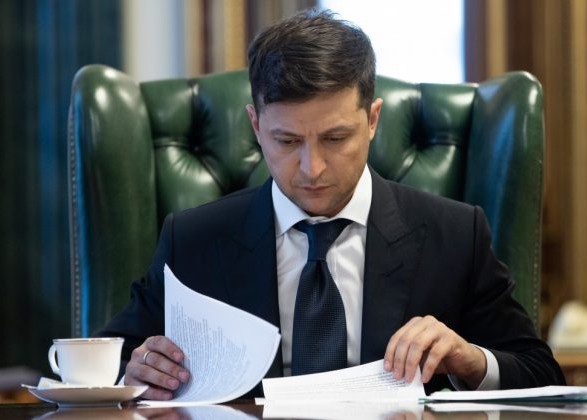Зеленський звільнив 57 голів РДА у 13 областях