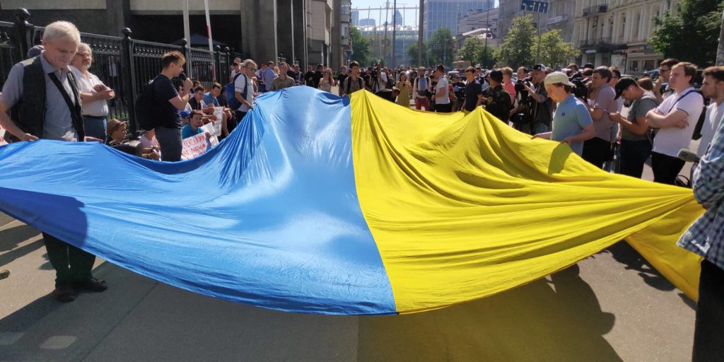 В Украине происходит дискредитация протестного движения, будет нарастать — нардеп