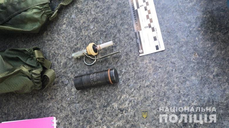 У Києві біля Верховної Ради поліція затримала чоловіка з гранатою