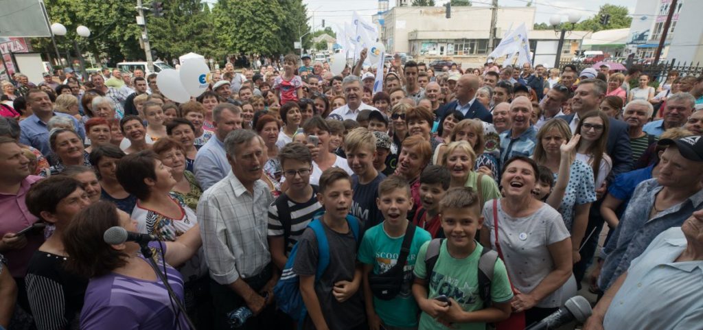 Наша команда обеспечила, чтобы в Украине снимались не «Сваты», а «киборги» — Порошенко