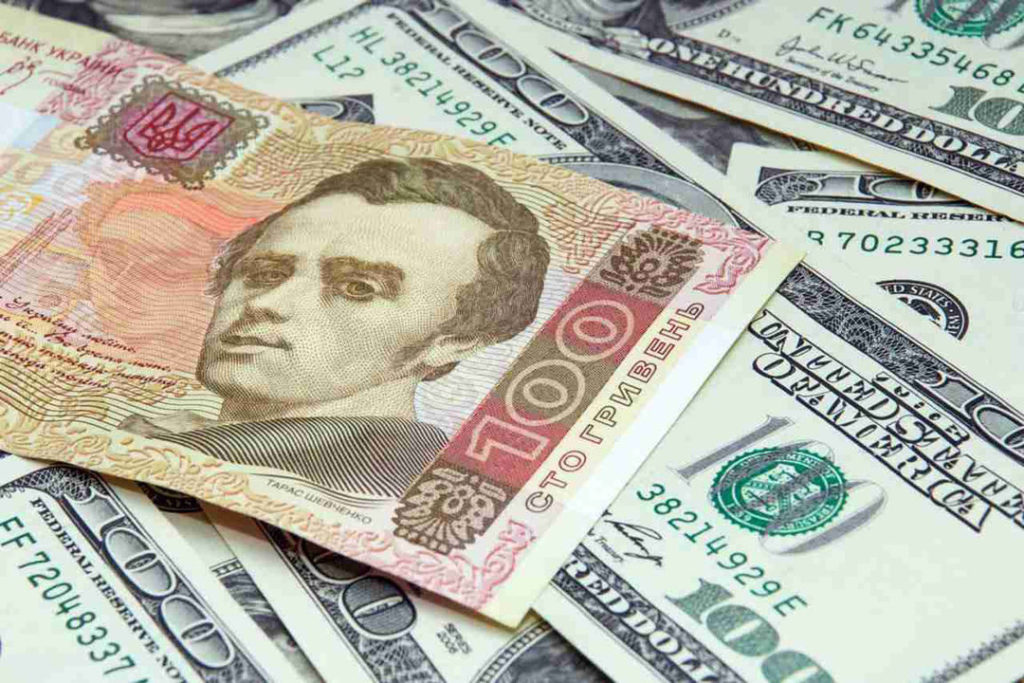 Гривна продолжает укрепляться: курс валют на 23 июля