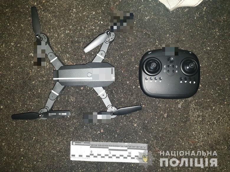 У Києві чоловік намагався передати наркотики у СІЗО квадрокоптером