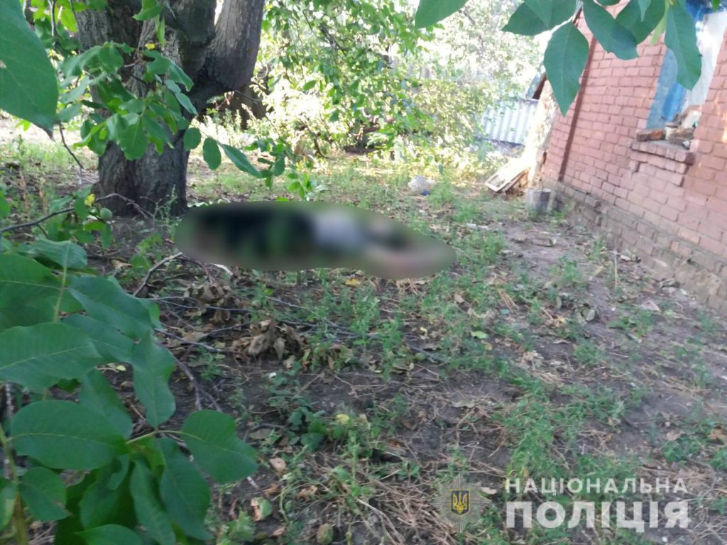 Нерозділене кохання: на Харківщині повісилась 15-річна дівчина