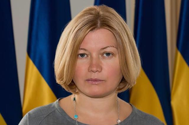 «Та сторона» – это РФ, а не Донецк и Луганск. Все эти заигрывания с врагом и попытка замолчать участие РФ в войне никак не разжалобят Путина