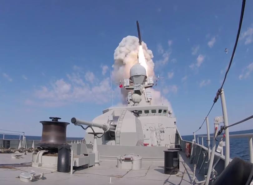 Росія зосередила у Чорному морі 10 кораблів з 24 ракетами “Калібр”