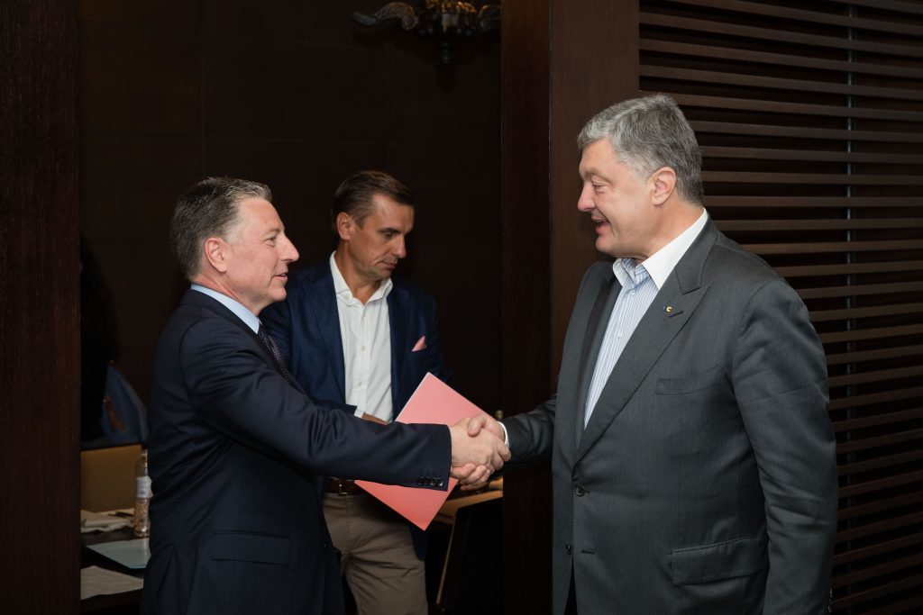 Петро Порошенко зустрівся зі спецпредставником США Куртом Волкером
