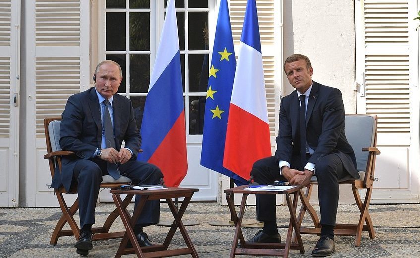 Переговори Путіна й Макрона: Кремль наполягає на прямих переговорах з ватажками терористів “Д/ЛНР”