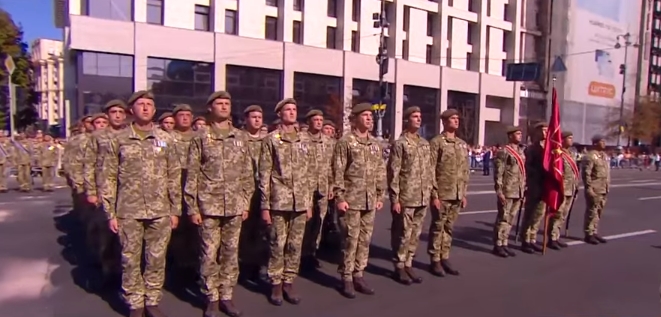 В День Независимости президент вручил военным, учителям, врачам и спортсменам государственные награды