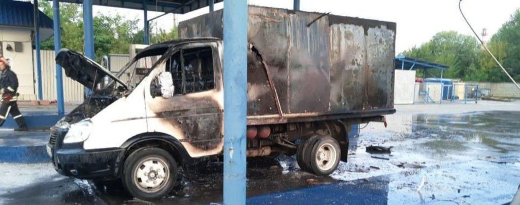 В Запорожье на территории АЗС взорвался баллон с газом: есть пострадавший