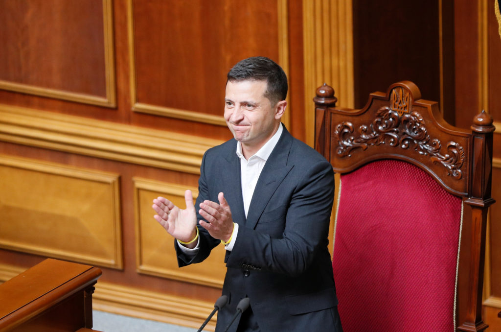 Зеленський пропонує дозволити прослуховування народних депутатів України