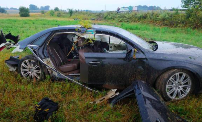 Авто розкидало по полю: на Рівненщині у ДТП загинули власник футбольного клубу та пасажирка