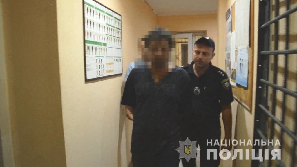 На Одещині чоловік вдарив ножем свого 12-річного племінника: фото і відео