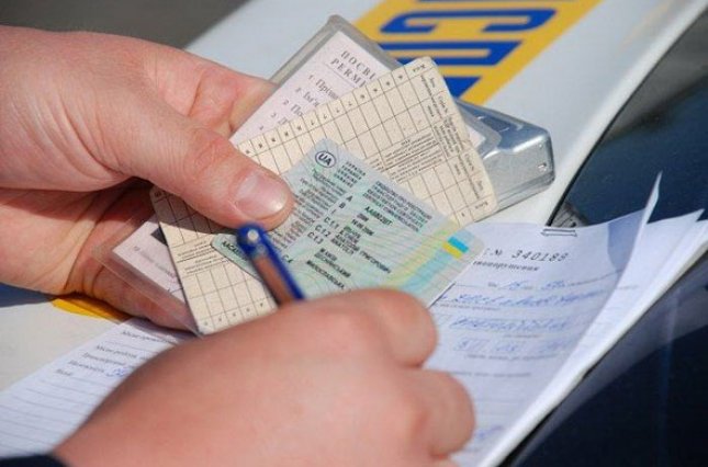 В Україні вперше позбавили права керування авто за порушення військового обліку