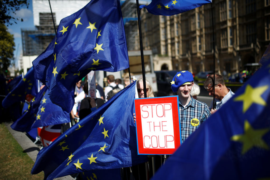 Палата общин запретила Джонсону проводить Brexit без соглашения