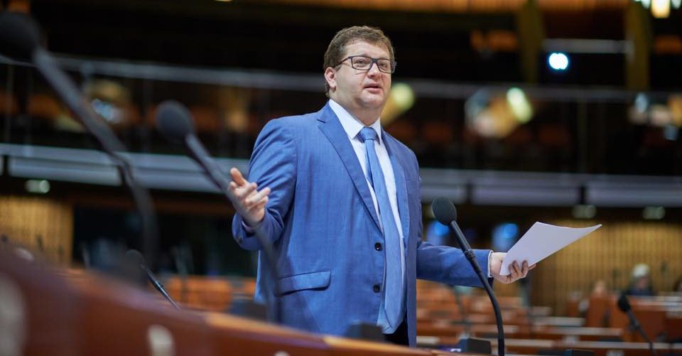 Зеленський хоче знищити місцеве самоврядування через недолугу реформу – Ар’єв