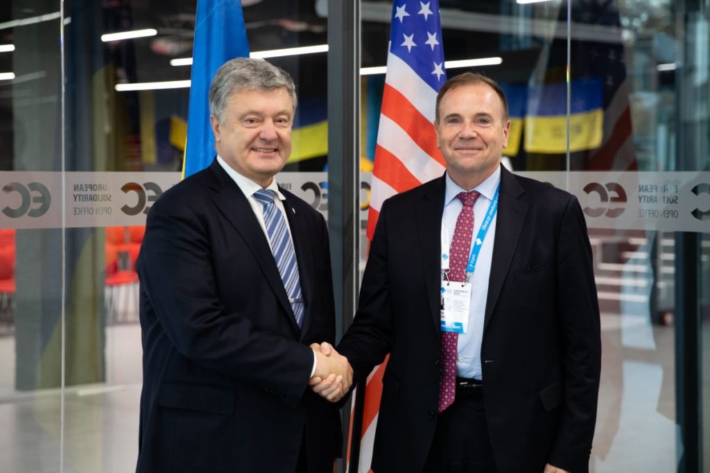 Порошенко встретился с бывшим командующим войсками США в Европе Ходжесом