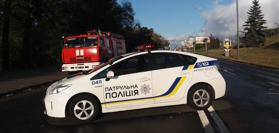 У Києві чоловік замінував міст Метро