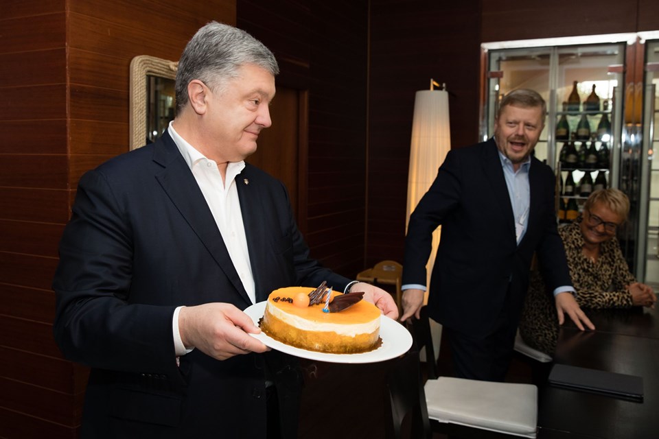 На роботі: як Петро Порошенко зустрічає 54-й день народження