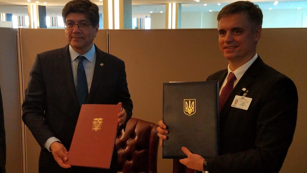 Україна підписала безвізову угоду з Еквадором