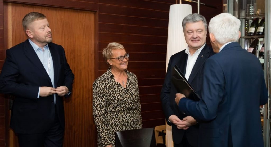 Україна та Польща мають зміцнювати торговельно-економічне та інвестиційне співробітництво – Порошенко