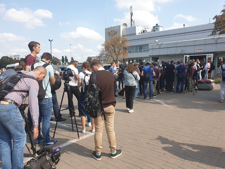 В «Борисполе» сел самолет с пленниками Кремля