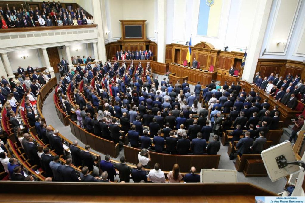 Забыли про собственные квартиры и арендуют у родственников: депутаты получили более трех миллионов компенсации за жилье