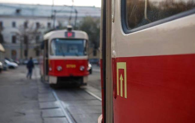 Відсьогодні наземний громадський транспорт Києва зупинятиме рух під час повітряної тривоги